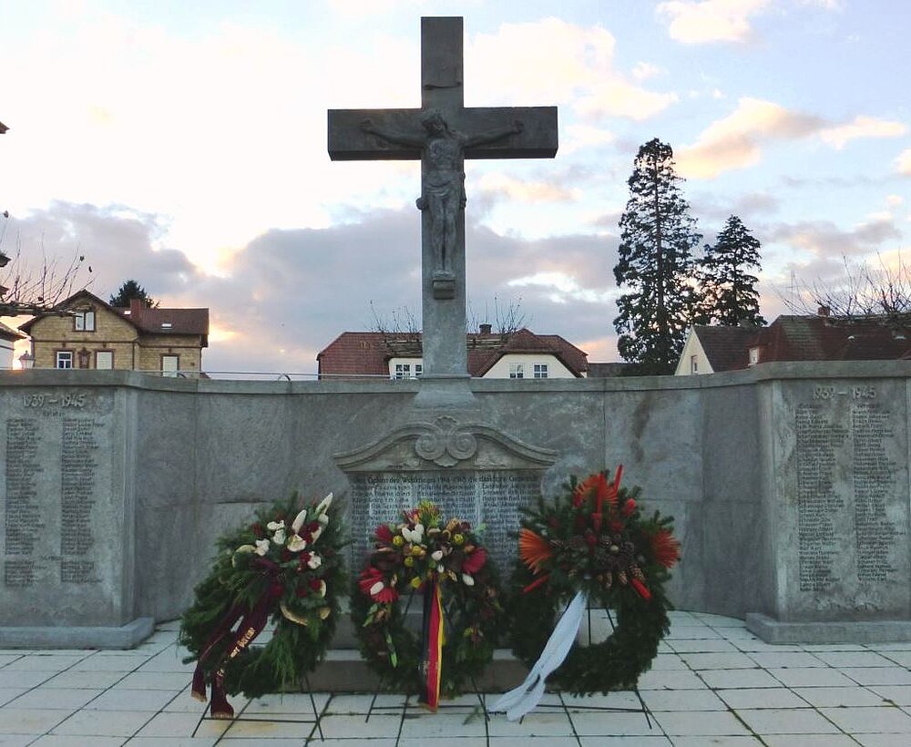Kriegerdenkmal beim Rathaus Edesheim